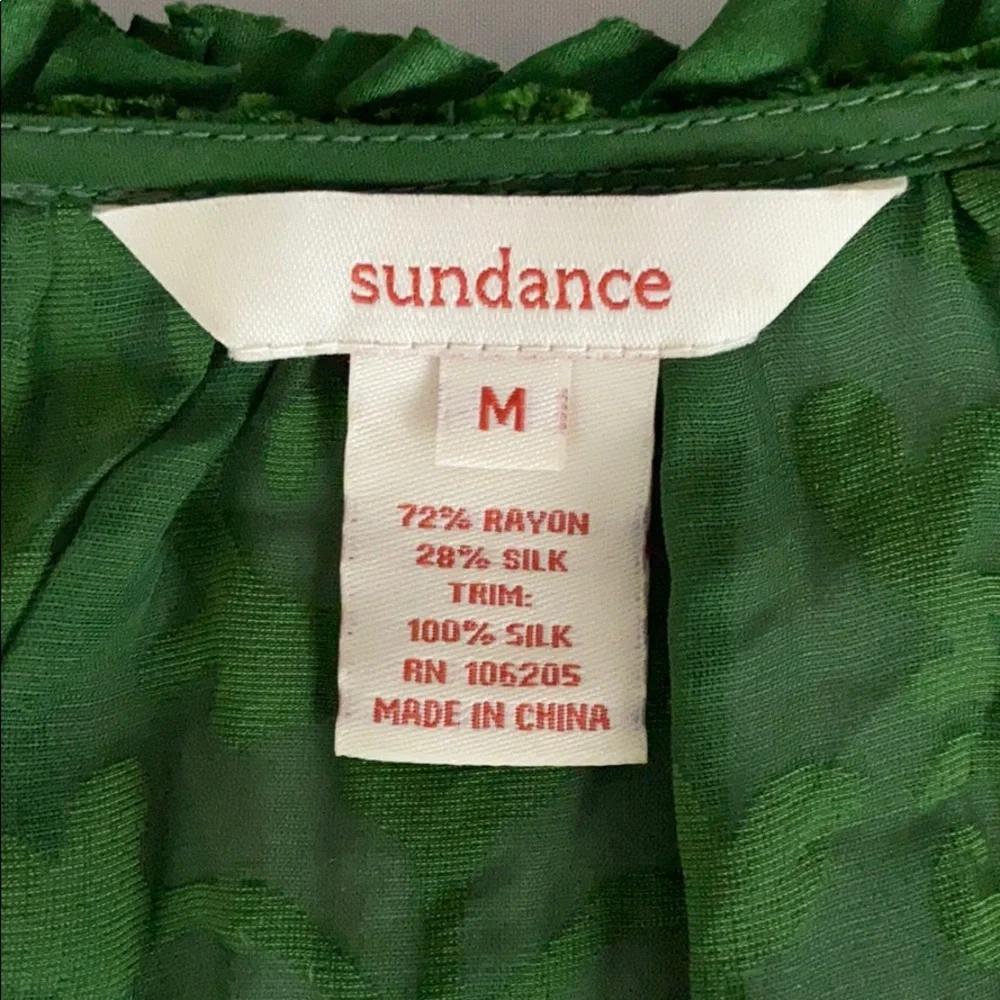 Elegant Green Velvet Top - Picture 5 of 5
